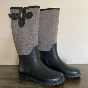 Banana Republic stylish "Glasgow" Black Rubber Boots Women's Size 8.